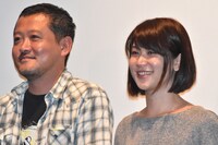 左から川瀬陽太、柳英里紗。