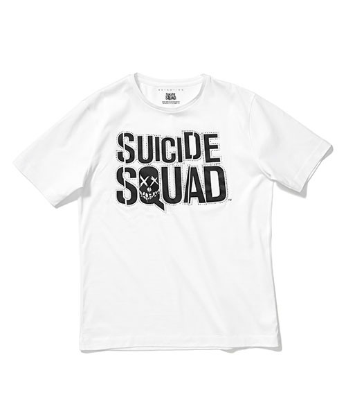 「ESTNATION　EXCLUSIVE」より「SWAROVSKI LOGO SHORT SLEEVE TEE」（3万7800円）。(c)2016 WARNER BROS. ENTERTAINMENT INC., RATPAC-DUNE ENTERTAINMENT LLCSUICIDE SQUAD and all related characters and elements (c) & (TM) DC Comics and Warner Bros. Entertainment Inc. (s16)