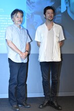左から黒沢清、浅野忠信。