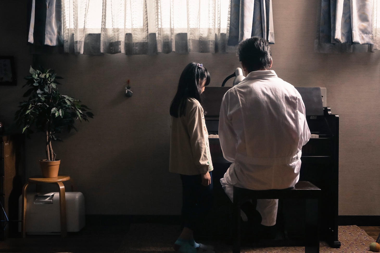 「淵に立つ」 (c)2016映画「淵に立つ」製作委員会/COMME DES CINEMAS