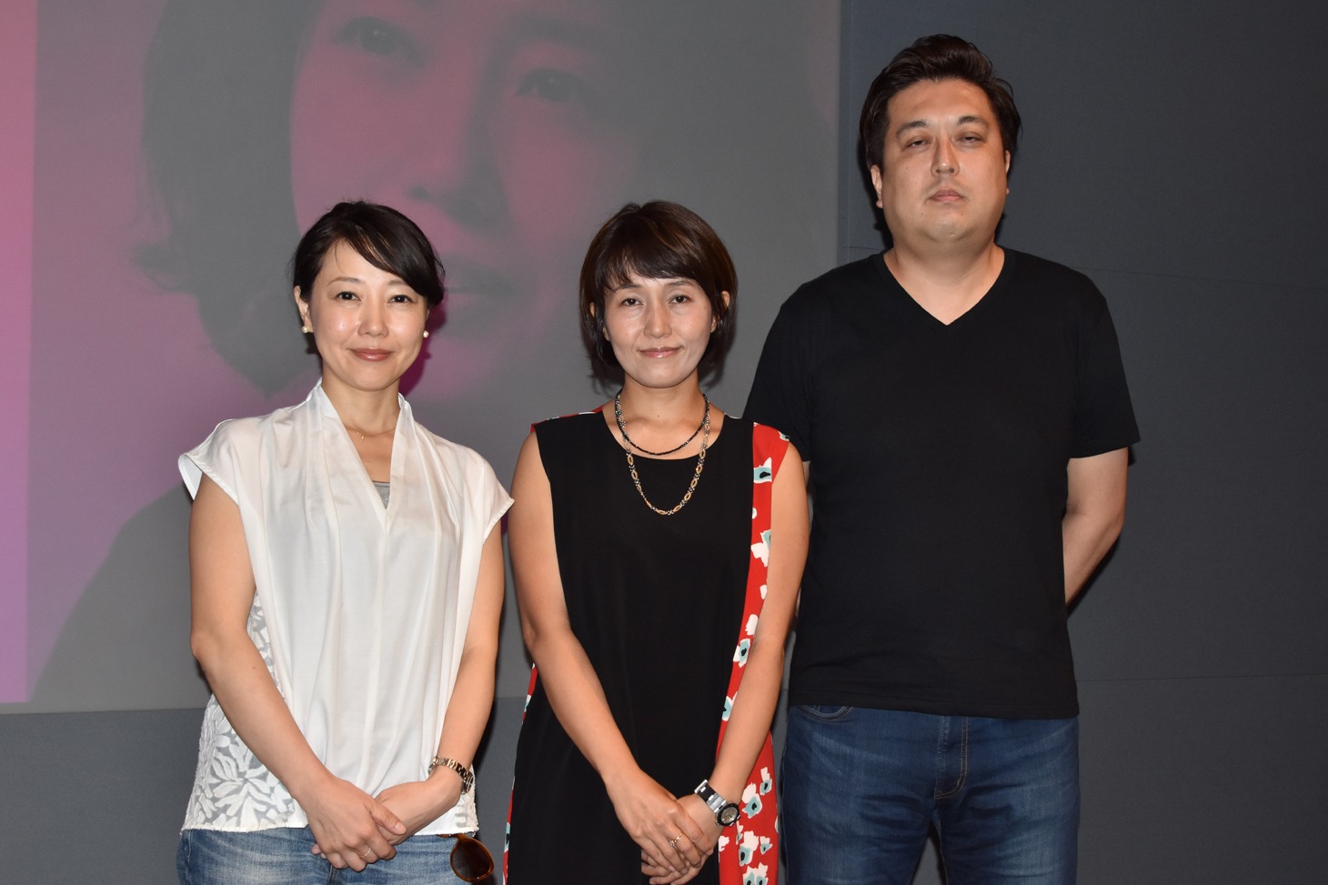 左から西川美和、西川朝子、北原栄治。