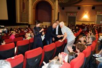 第40回モントリオール世界映画祭に参加した天海祐希（左）と遊川和彦（中央）。