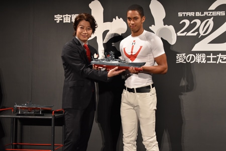 左から小野大輔、ケンブリッジ飛鳥。