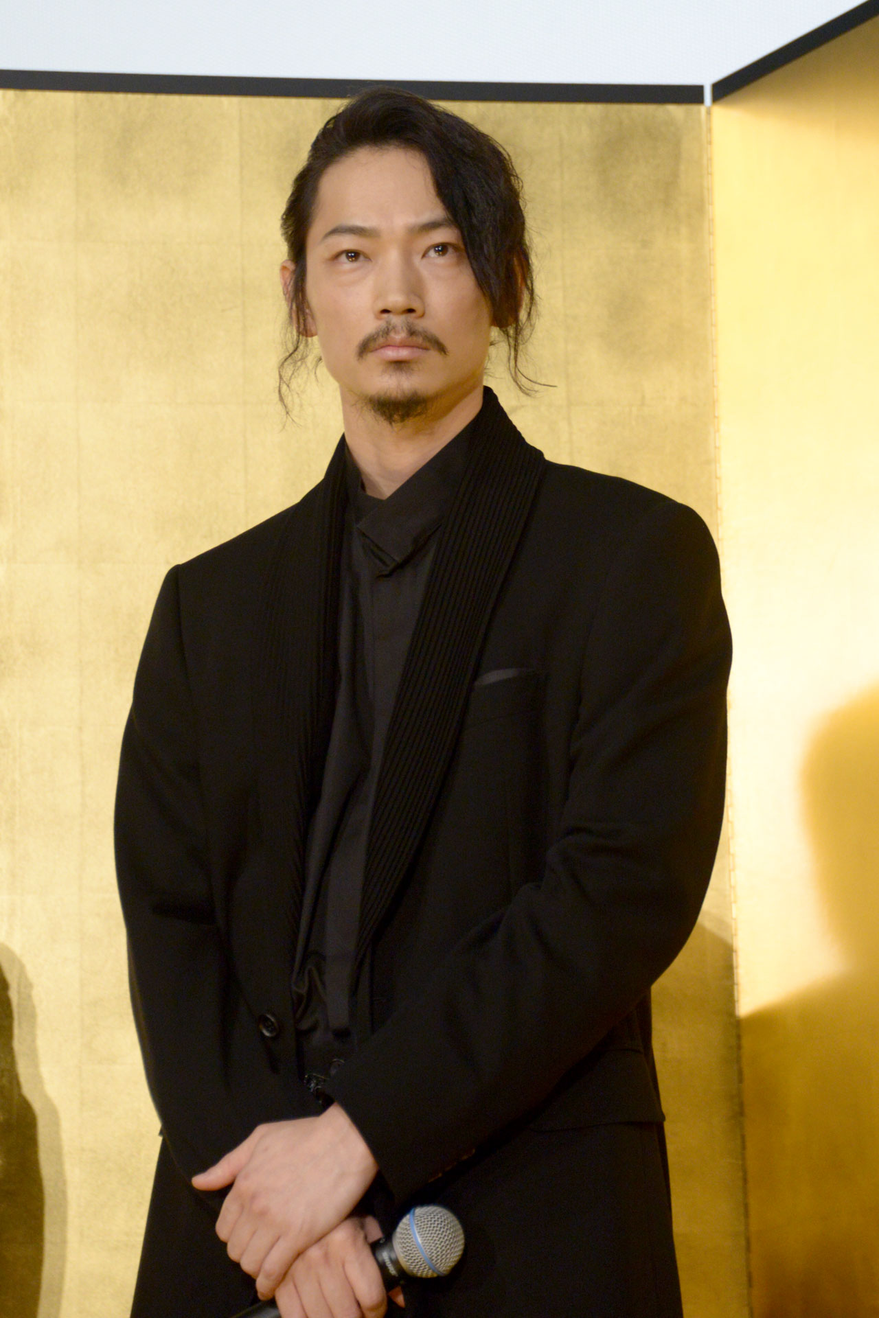 綾野剛