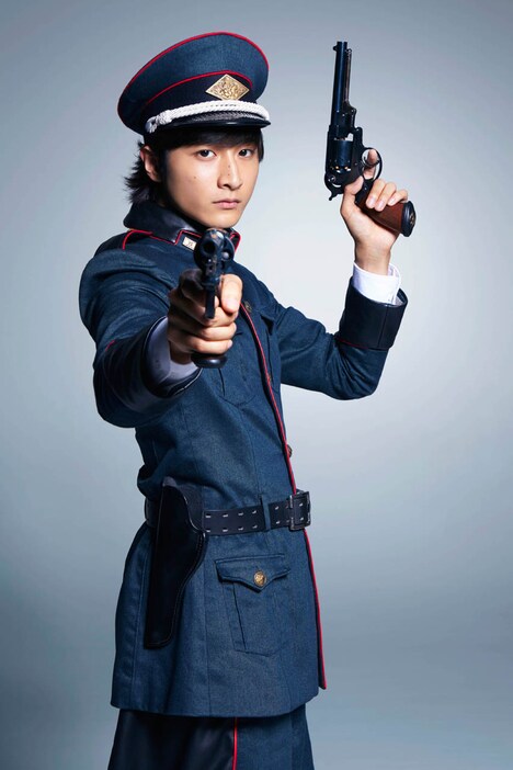 永山蓮に扮する小関裕太。