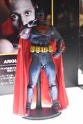 ダンテ・カーヴァーによる「ARKHAM SUPERBAT」。