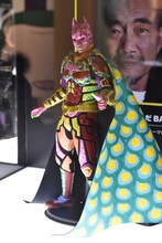 竹中直人による「明るく生きる事を決め込んだBATMAN」。