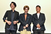 左から浅香航大、吉沢亮、中前勇児。