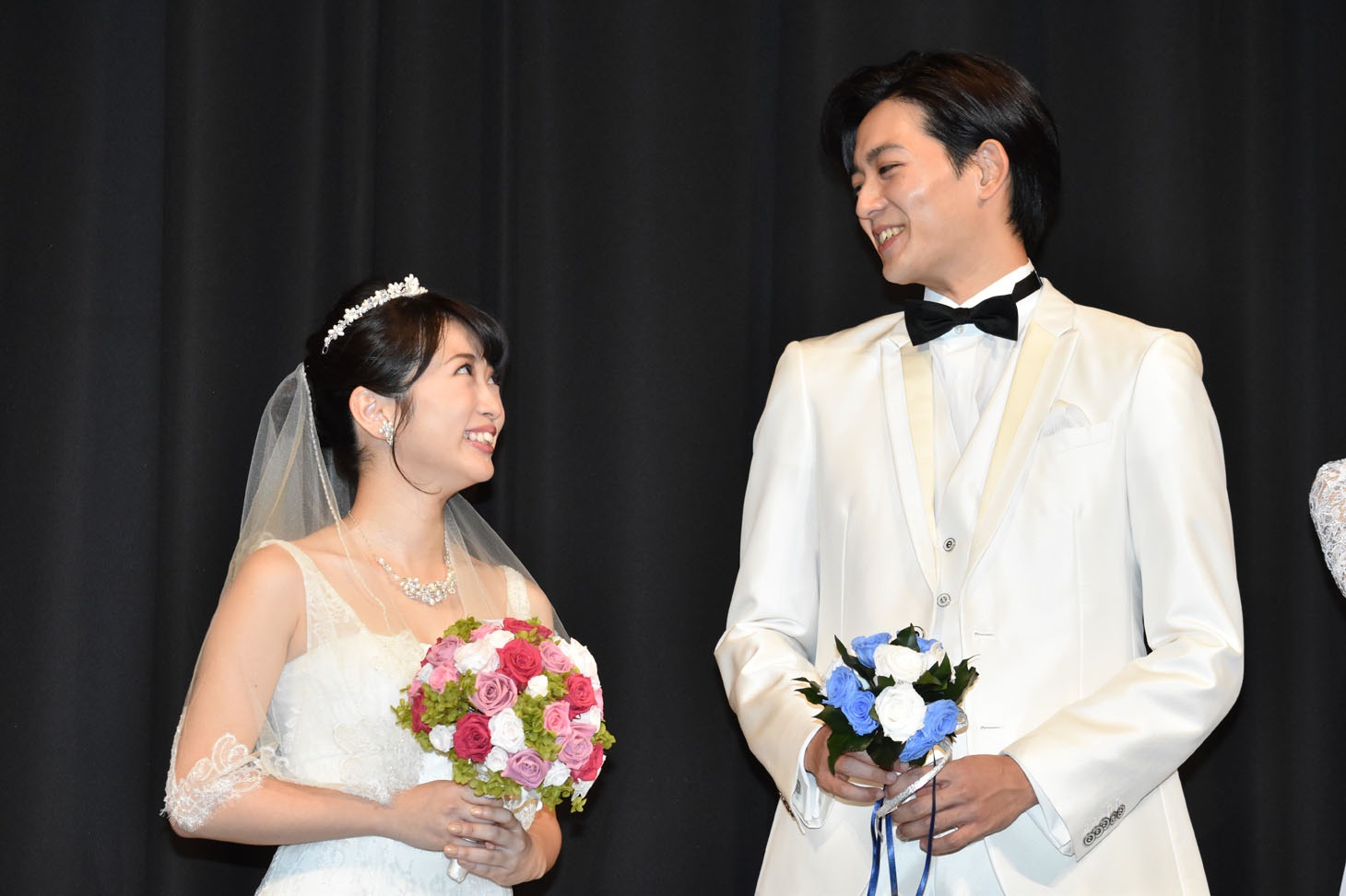 左から志田未来、竜星涼。