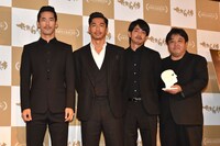 「たたら侍」凱旋記者会見の様子。