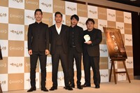 「たたら侍」凱旋記者会見の様子。