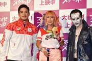 左からベイカー茉秋、小林リナ、なだぎ武。