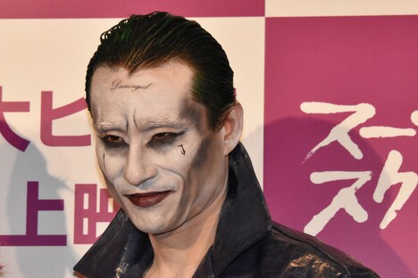 ジョーカーに扮したなだぎ武。