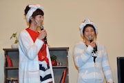 左から室伏由佳、吉田沙保里。