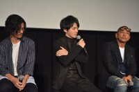 左から淵上泰史、林遣都、中野英雄。