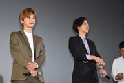 左から吉沢亮、浅香航大。