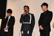 左から松澤匠、満島真之介、松田翔太。