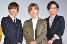 左から赤澤燈、吉沢亮、浅香航大。