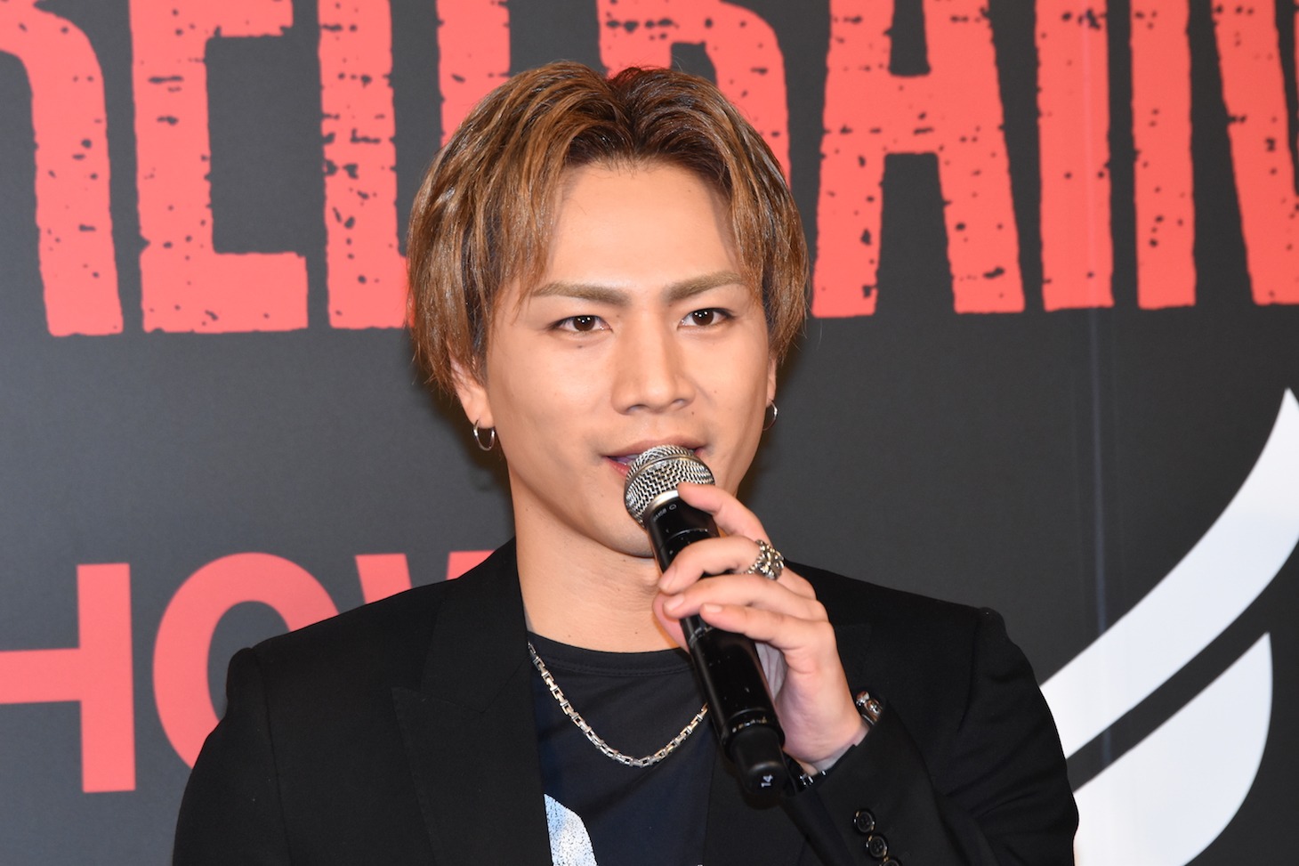 登坂広臣