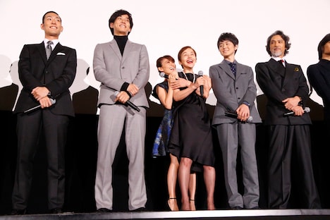 大竹しのぶを選んだ大島優子（中央）。