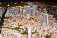 1/1000スケールの都市のジオラマ。