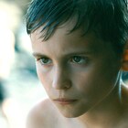 孤島で少年たちに施される奇妙な医療行為の実態とは?「エヴォリューション」予告編