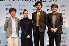 左から松居大悟、蒼井優、青木崇高、細田守。