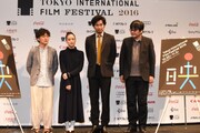 左から松居大悟、蒼井優、青木崇高、細田守。