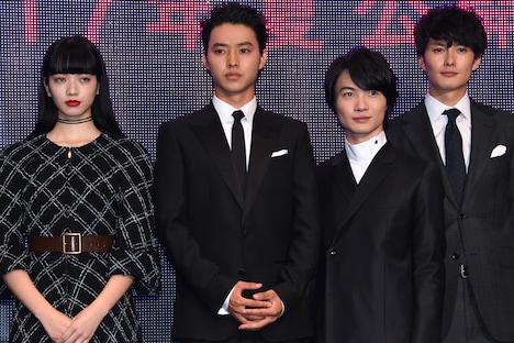 左から小松菜奈、山崎賢人、神木隆之介、岡田将生。