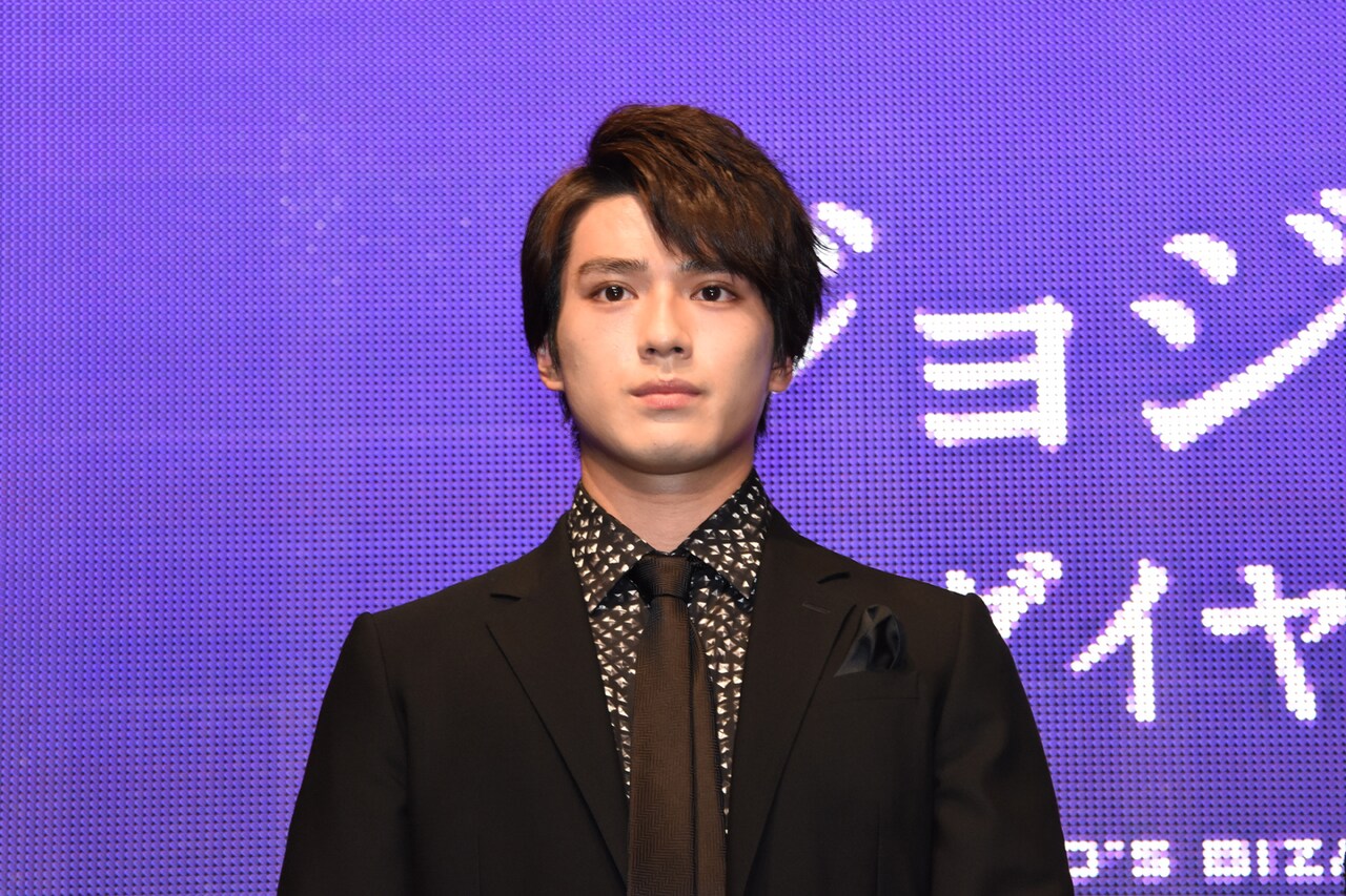 真剣佑が“新田真剣佑”に改名、トップコートへ事務所移籍