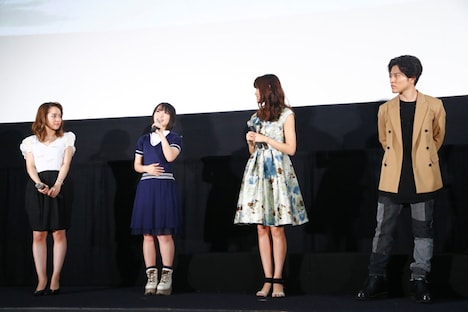 左から潘めぐみ、悠木碧、早見沙織、入野自由。