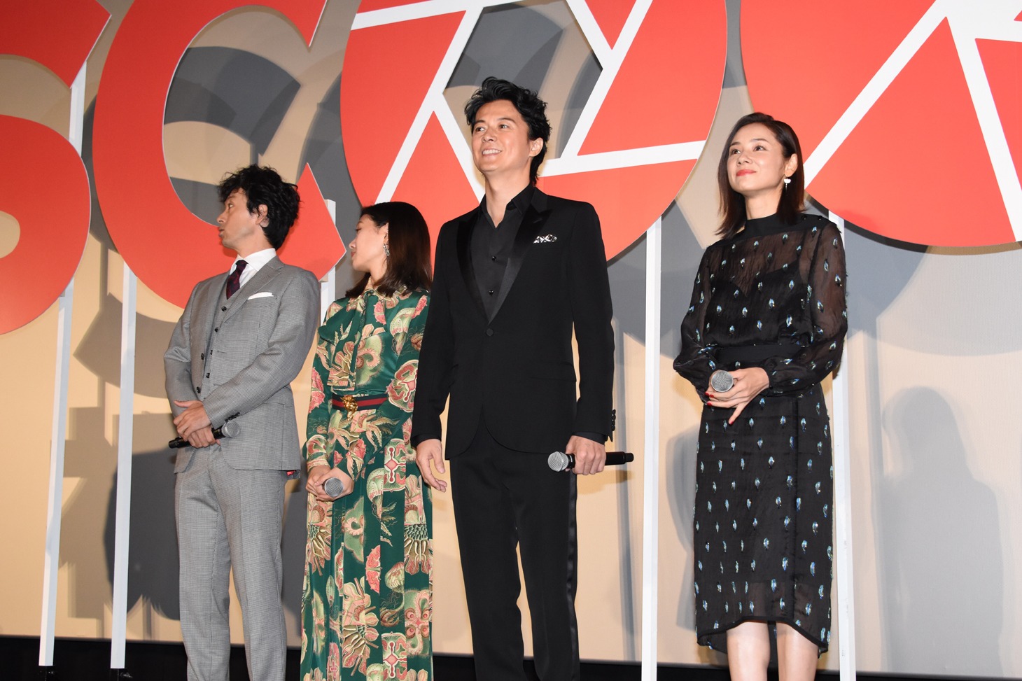 「SCOOP!」初日舞台挨拶の様子。