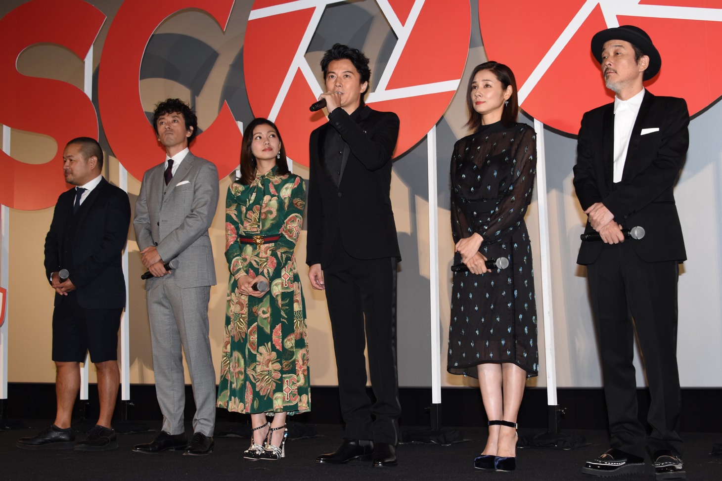 「SCOOP!」初日舞台挨拶の様子。