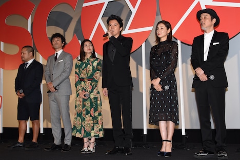 「SCOOP!」初日舞台挨拶の様子。