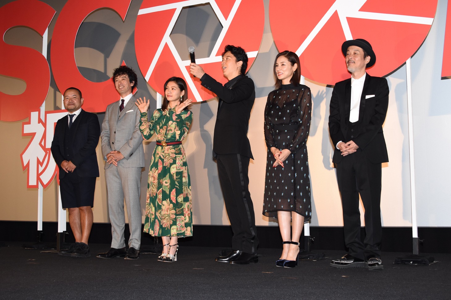 「SCOOP!」初日舞台挨拶の様子。