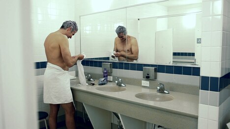 「ホームレス ニューヨークと寝た男」