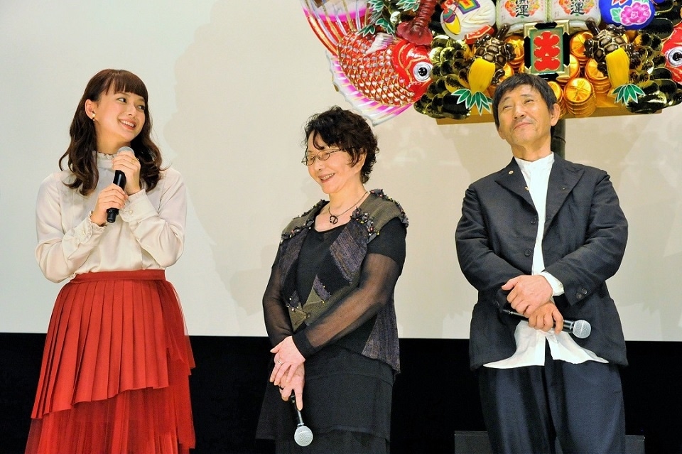 左から多部未華子、渡辺美佐子、小林薫。