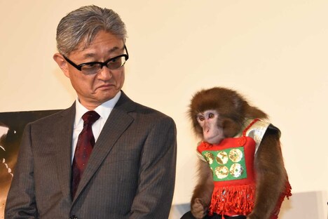 堤幸彦と猿。