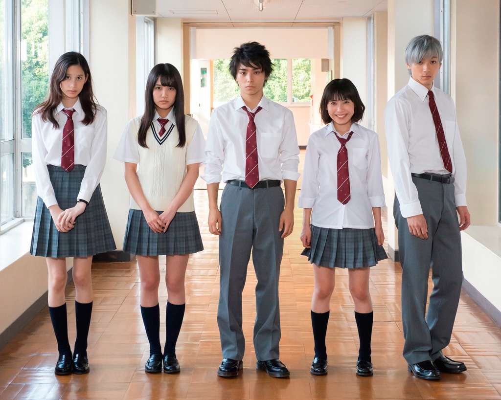 「二度めの夏、二度と会えない君」のキャスト。左から金城茉奈、加藤玲奈、村上虹郎、吉田円佳、山田裕貴。