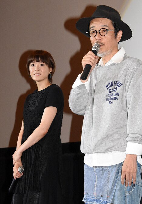 上野樹里(左)とリリー・フランキー(右)。