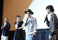 「お父さんと伊藤さん」初日舞台挨拶の様子。