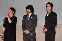 左からやべきょうすけ、山田孝之、崎本大海。