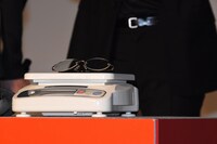 劇中で使用してきた丑嶋の眼鏡。