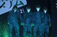 カエル男たち。