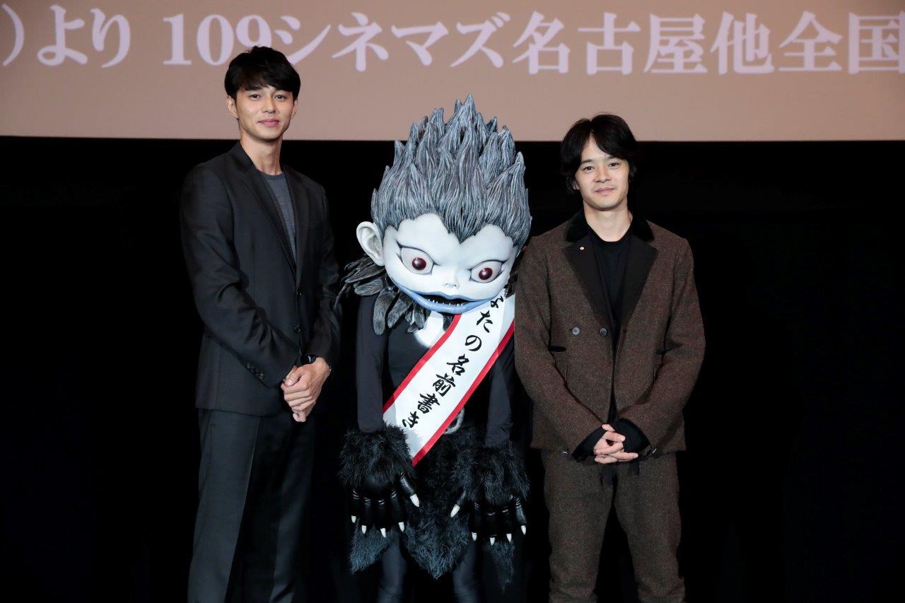 左から東出昌大、池松壮亮。
