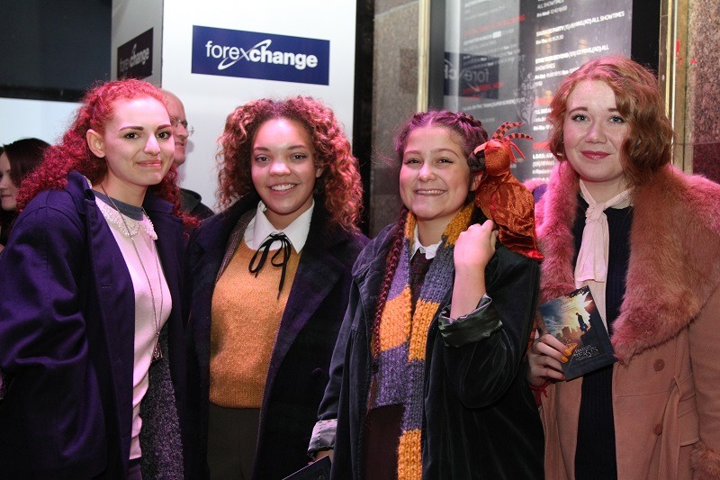 「ファンタスティック・ビーストと魔法使いの旅」ファンイベントの様子。