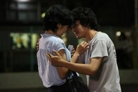 「裏切りの街」より。