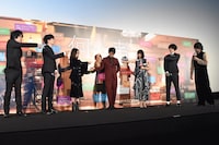 「何者」初日舞台挨拶の様子。