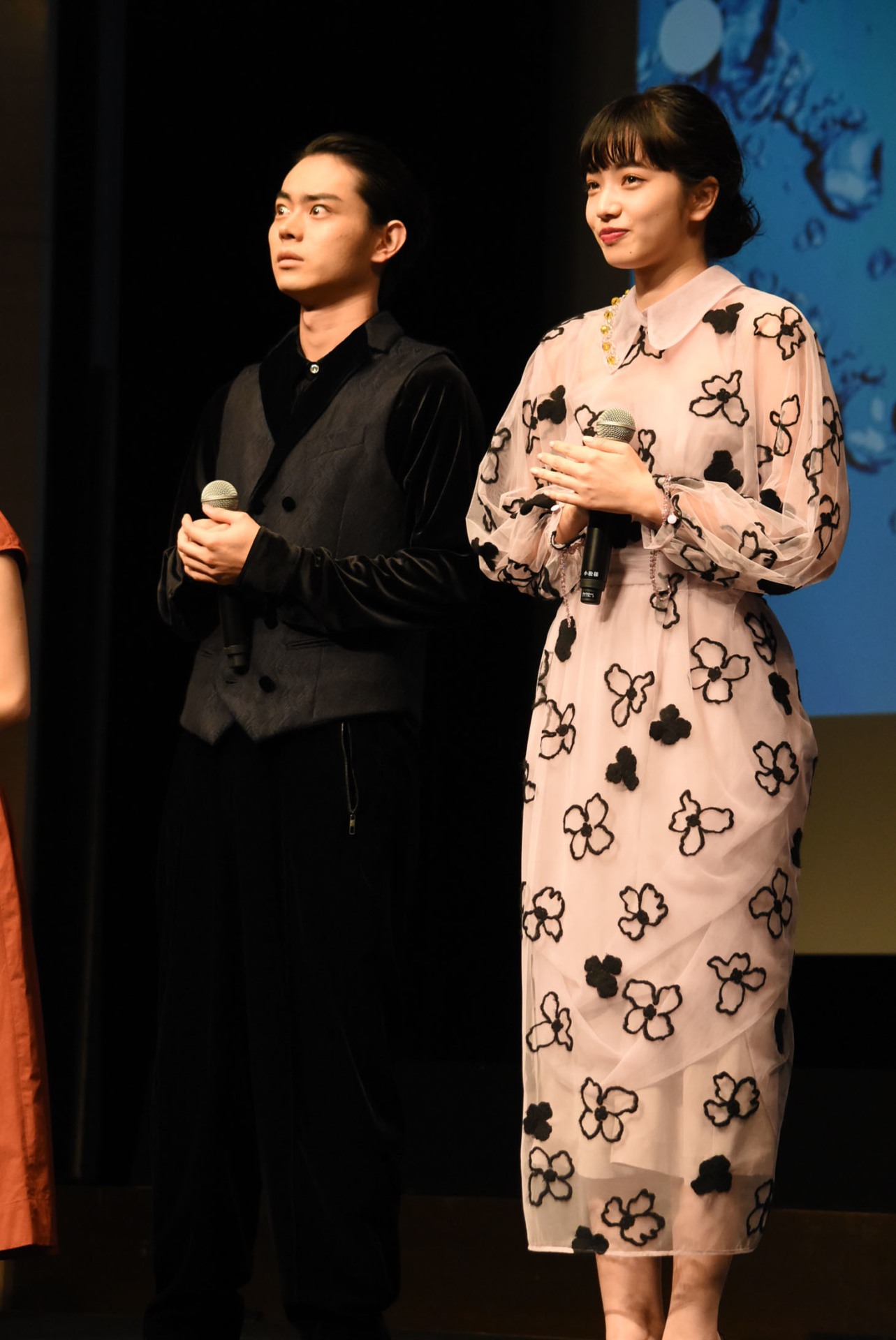 左から菅田将暉、小松菜奈。