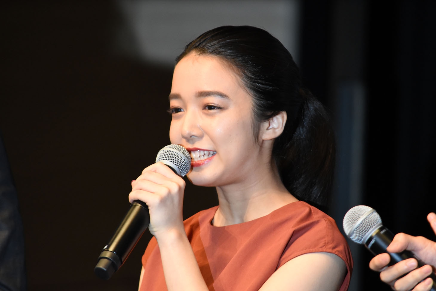 上白石萌音